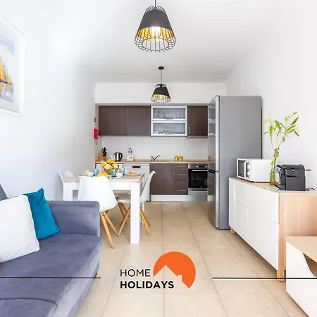 #209 Modern Bright & Stylish *